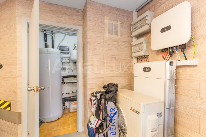 Excepcional casa adossada amb ascensor, al Parc Central -50