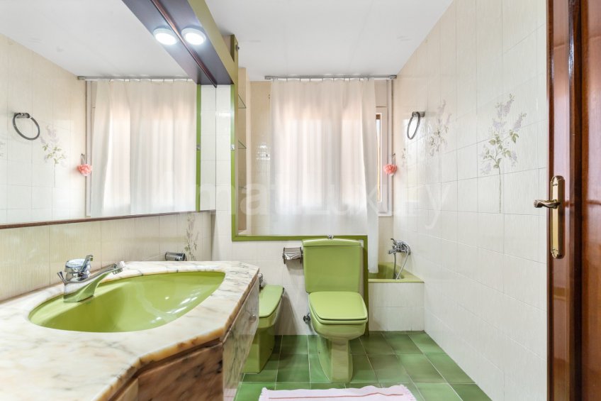 Amplia casa unifamiliar a Bell Soleig -21