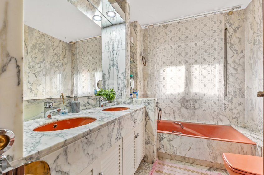 Amplia casa unifamiliar a Bell Soleig -26