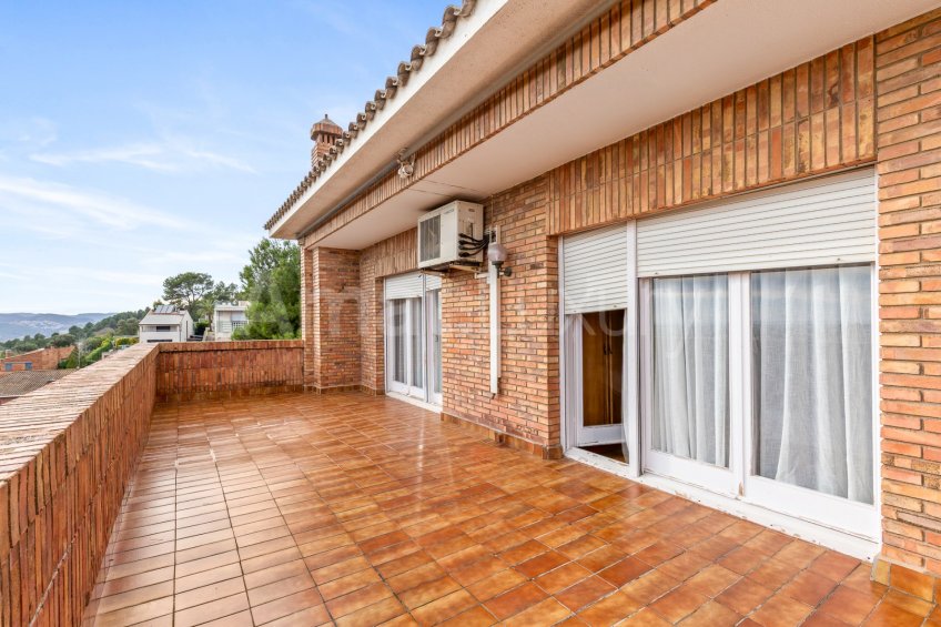 Amplia casa unifamiliar a Bell Soleig -27