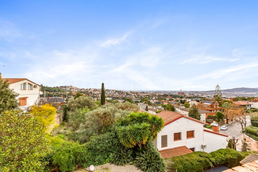 Amplia casa unifamiliar a Bell Soleig -29