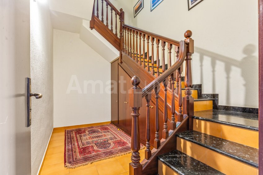 Amplia casa unifamiliar a Bell Soleig -31