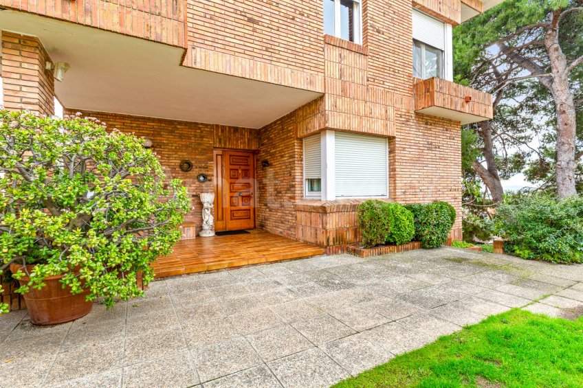 Amplia casa unifamiliar a Bell Soleig -32