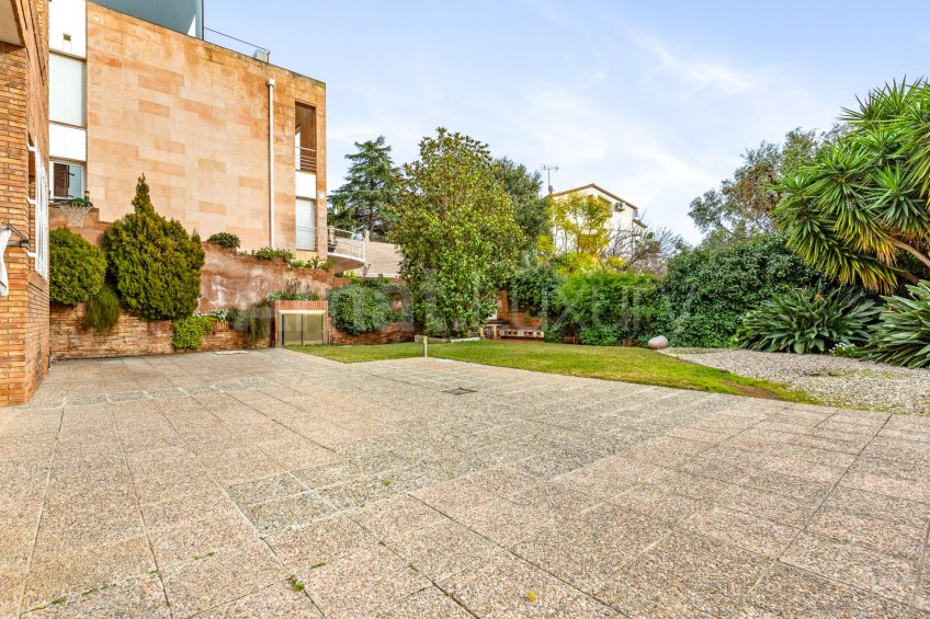 Amplia casa unifamiliar a Bell Soleig -33