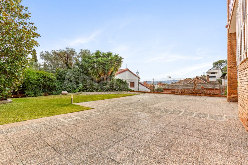 Amplia casa unifamiliar a Bell Soleig -34