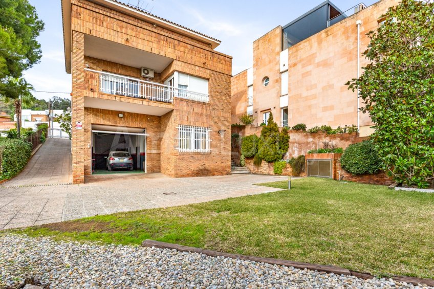 Amplia casa con jardín, terrazas y vistas, en BellSoleig -38