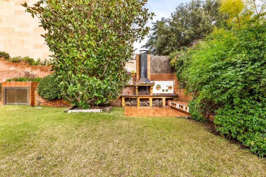 Amplia casa unifamiliar a Bell Soleig -4