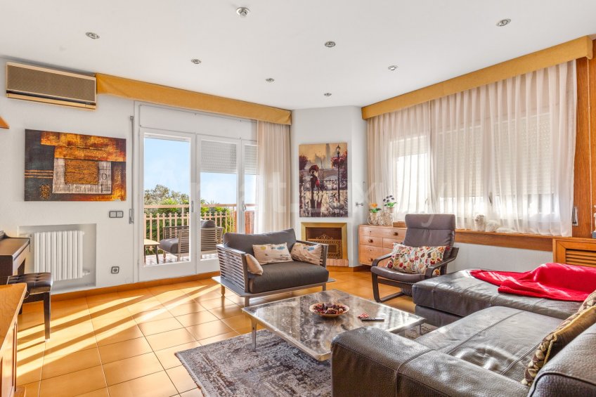 Amplia casa unifamiliar a Bell Soleig -7