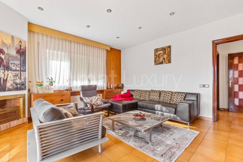 Amplia casa unifamiliar a Bell Soleig -8