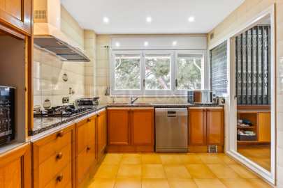 Amplia casa unifamiliar a Bell Soleig -11