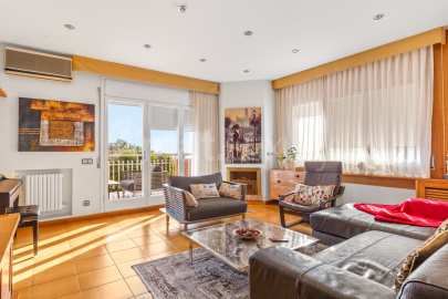 Amplia casa unifamiliar a Bell Soleig -7