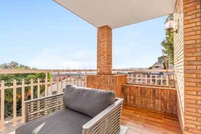 Amplia casa unifamiliar a Bell Soleig -9