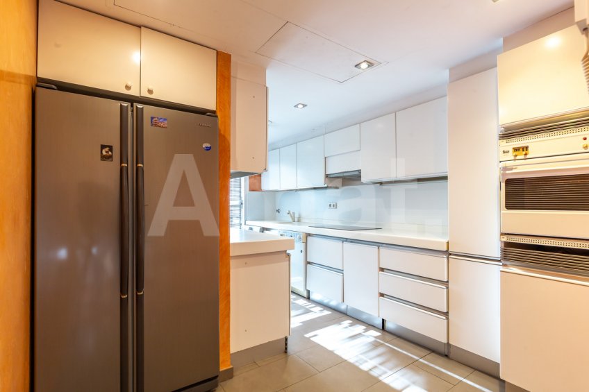 Una joya. Céntrico ático con vistas al mar -3