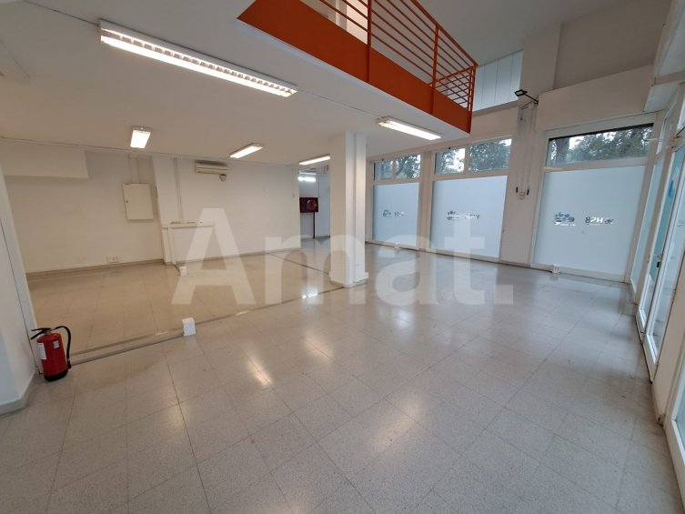 Luminous premises in Les Corts