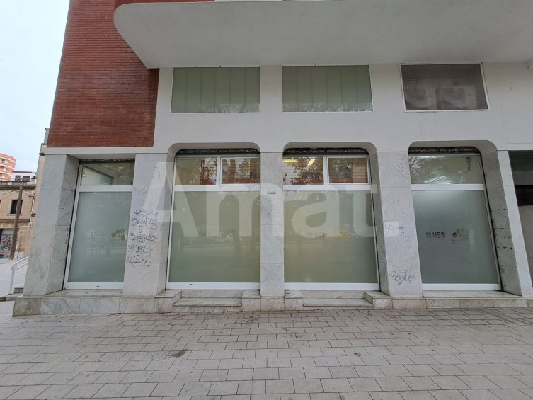 Luminous premises in Les Corts -12