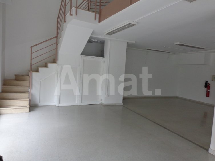 Luminous premises in Les Corts -3