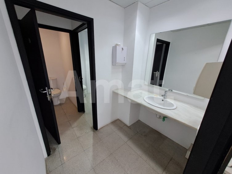 Luminous premises in Les Corts -4