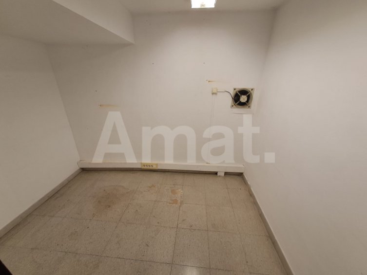 Luminous premises in Les Corts -7