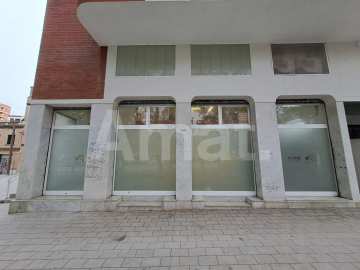 Luminous premises in Les Corts -12