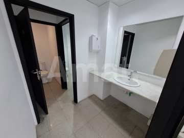 Luminous premises in Les Corts -4