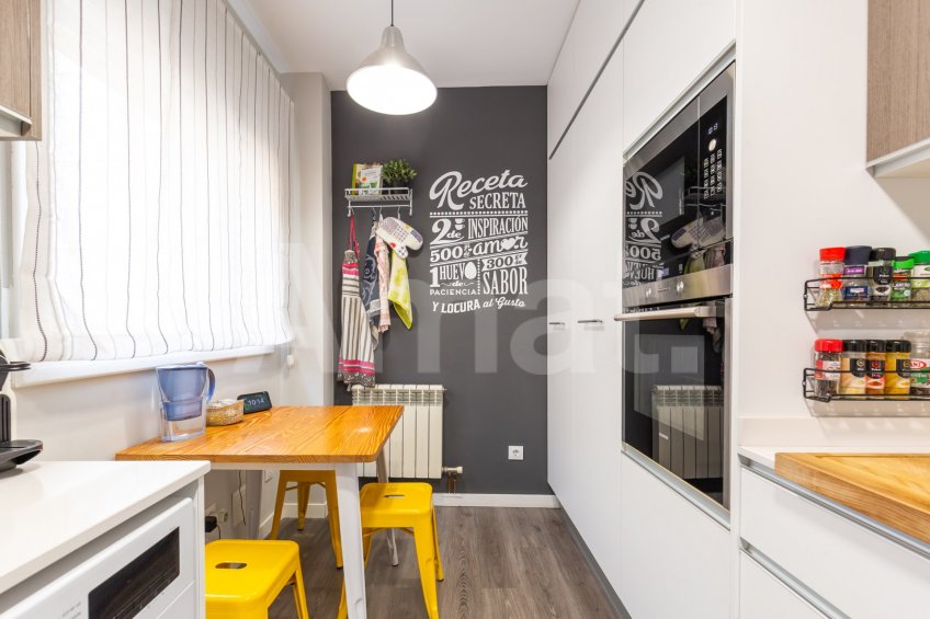 Bright penthouse with terrace and parking, in Guinardó -12