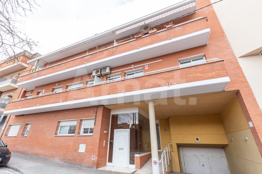 Bright penthouse with terrace and parking, in Guinardó -39