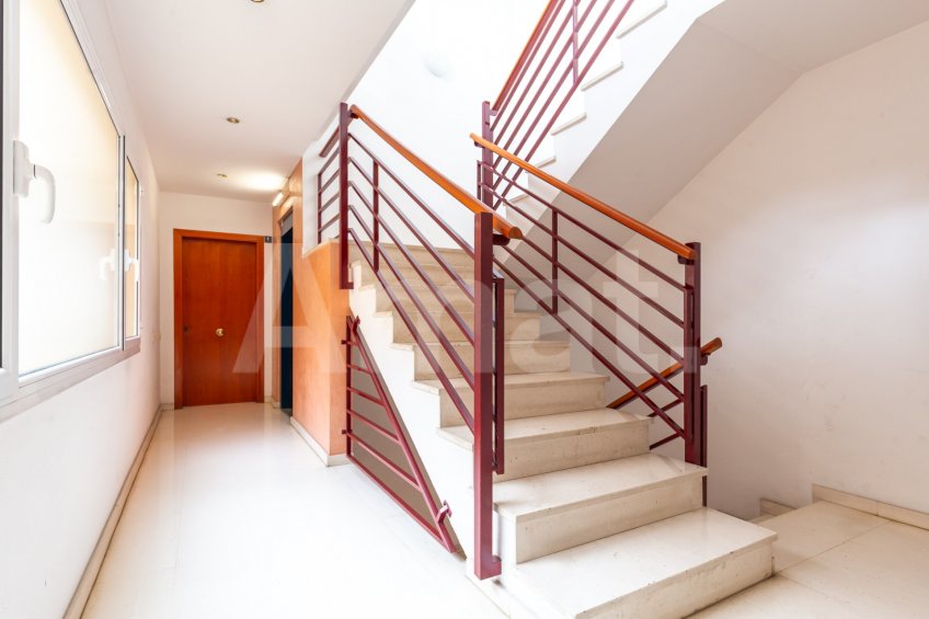 Bright penthouse with terrace and parking, in Guinardó -42