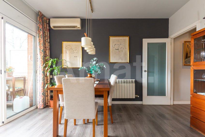 Bright penthouse with terrace and parking, in Guinardó -7