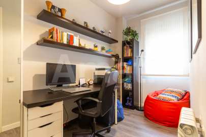 Bright penthouse with terrace and parking, in Guinardó -18