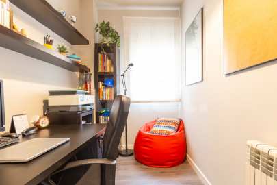 Bright penthouse with terrace and parking, in Guinardó -19