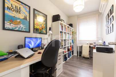 Bright penthouse with terrace and parking, in Guinardó -21