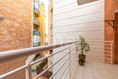 Bright penthouse with terrace and parking, in Guinardó -25