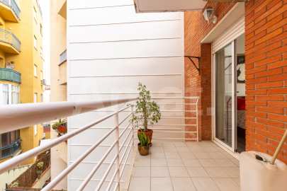 Bright penthouse with terrace and parking, in Guinardó -26