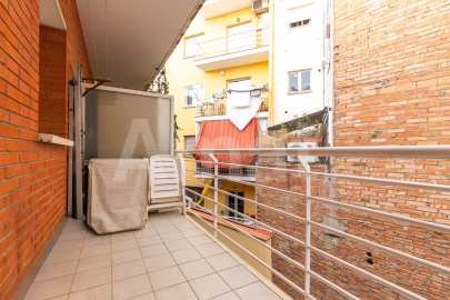 Bright penthouse with terrace and parking, in Guinardó -27