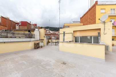 Bright penthouse with terrace and parking, in Guinardó -35