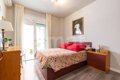 Bright penthouse with terrace and parking, in Guinardó -4