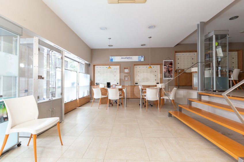 Central duplex permises