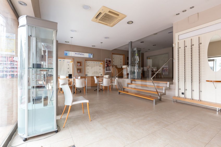 Central duplex permises -17