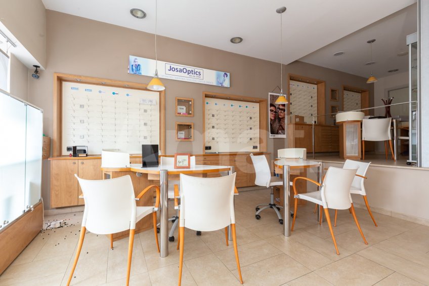 Central duplex permises -3