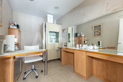 Central duplex permises -6