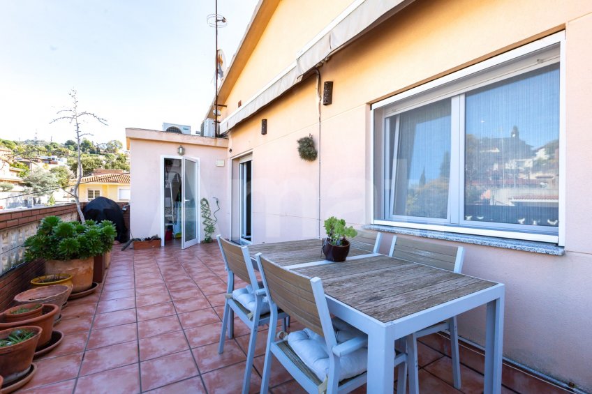 Renovated multi-family house, in La Miranda, with views -14