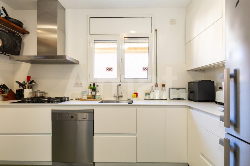 Renovated multi-family house, in La Miranda, with views -3