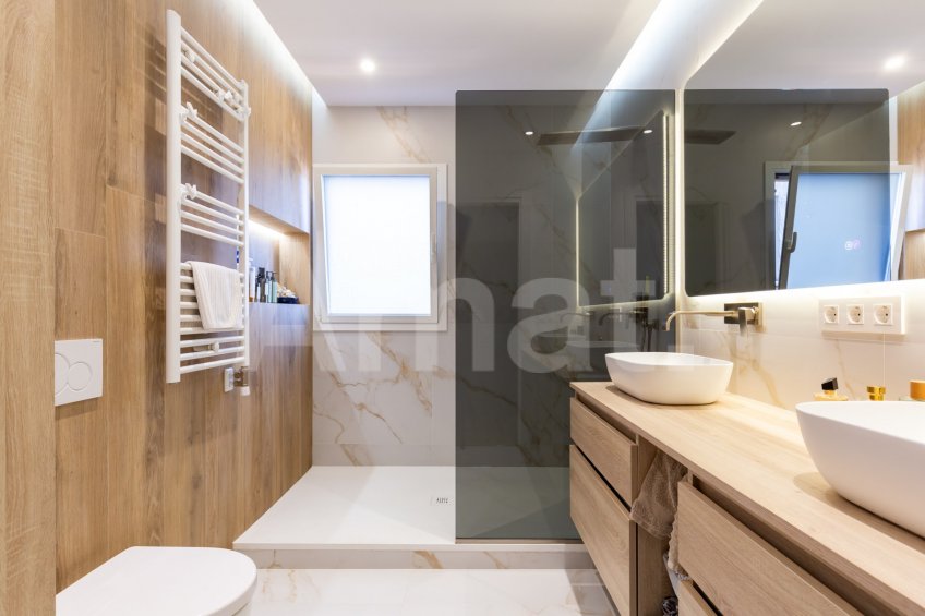 Renovated multi-family house, in La Miranda, with views -4