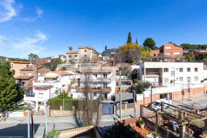Renovated multi-family house, in La Miranda, with views -16