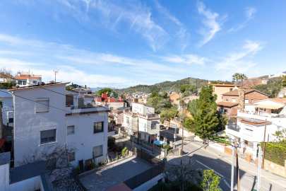 Renovated multi-family house, in La Miranda, with views -18