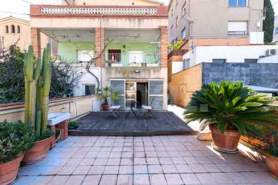 Renovated multi-family house, in La Miranda, with views -40