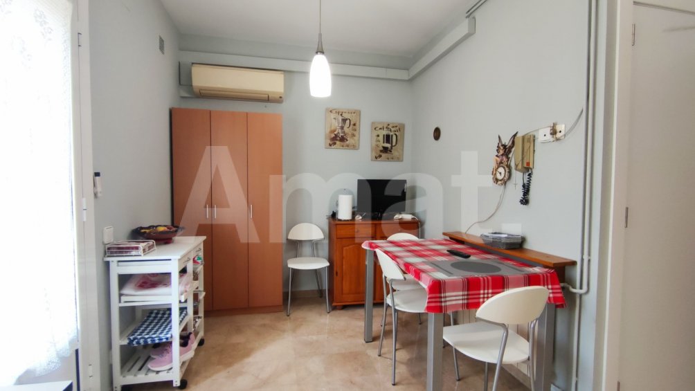 Casa de poble amb garatge, al centre -14