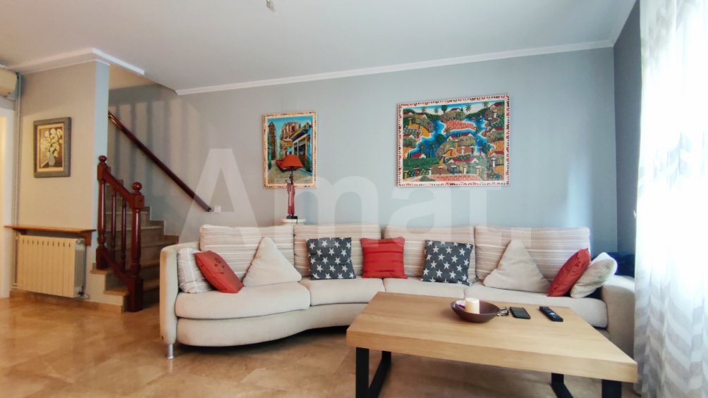 Casa de poble amb garatge, al centre -2