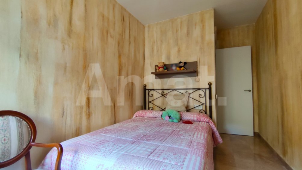 Casa de poble amb garatge, al centre -25