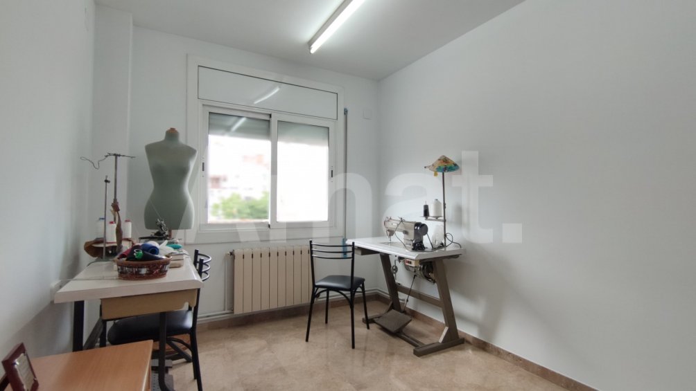 Casa de poble amb garatge, al centre -30